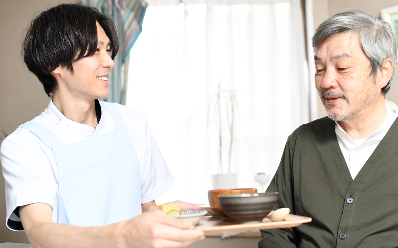 スタッフ紹介を見る